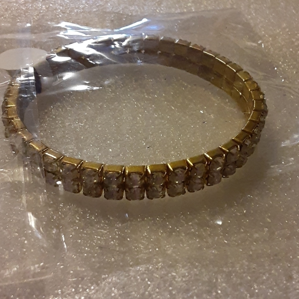 Small Rhinestone Bracelet - Picture 3 of 7